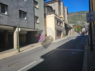 Lloguer Aparcament cotxe  N/a. Plaza de aparcamiento en alquiler en andorra la vella