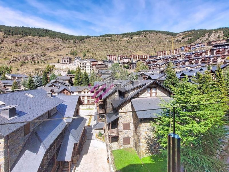 Foto 3264594c-cc7f-4990-aa7e-684d24efe2ee. Rent flat with parking in El Tarter Canillo