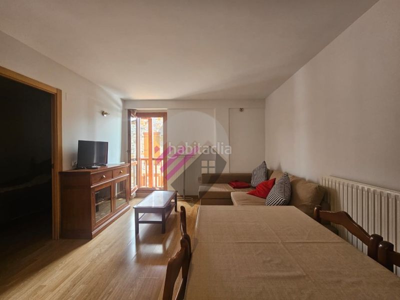 Foto 563e6f0e-c051-4928-a7ac-e9e6bcb37739. Rent flat with parking in Soldeu-Incles Canillo