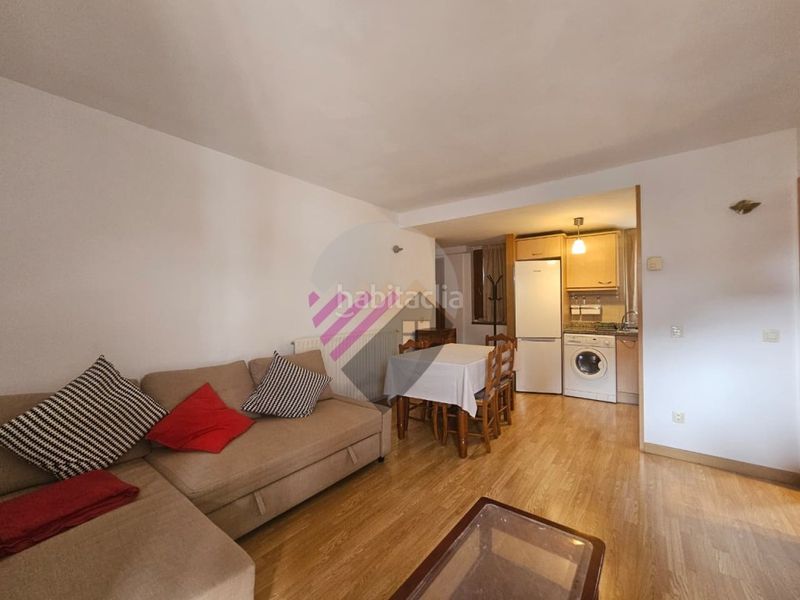 Foto acfc534e-34e7-4d0d-a1c4-8007dd034ddd. Rent flat with parking in Soldeu-Incles Canillo