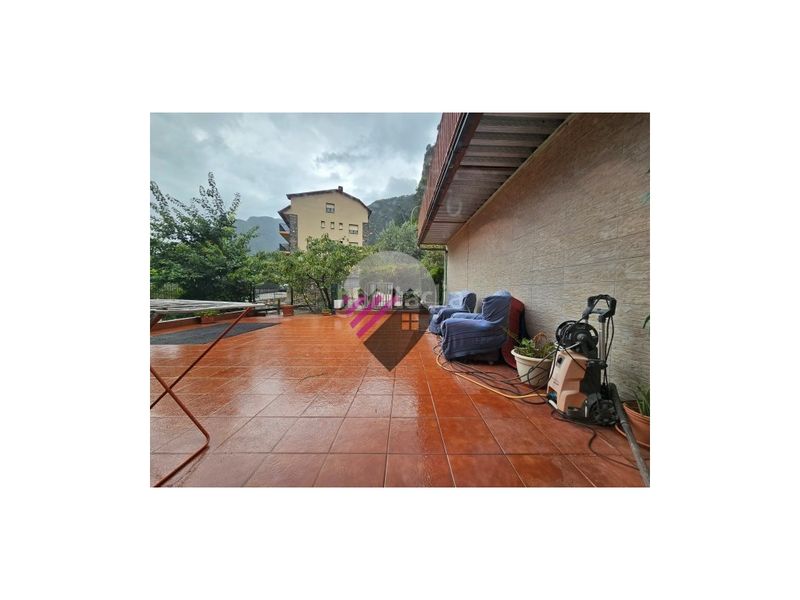 Foto 200f4770-6164-42bf-9506-02c31b0a76b6. Casa amb aparcament a Margineda Andorra la Vella