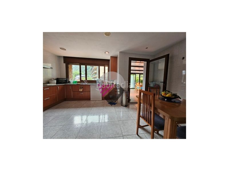 Foto b9d257a9-a496-4ac1-921a-0988f0e129b9. Casa amb aparcament a Margineda Andorra la Vella