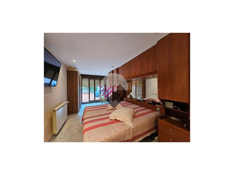 Foto f140568e-d75f-4fd3-9431-7e7fd3036594. Casa amb aparcament a Margineda Andorra la Vella