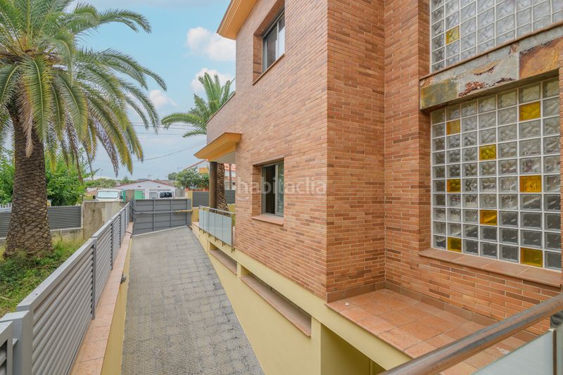 Foto 057d2a63-cdd8-4391-be78-3dd075779c10. Xalet amb xemeneia calefacció aparcament a Cunit residencial Cunit