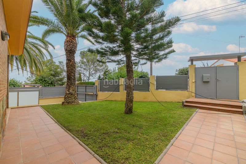 Foto 2fee5cb4-d9c8-465b-a0fb-d9cf66c366d9. Xalet amb xemeneia calefacció aparcament a Cunit residencial Cunit