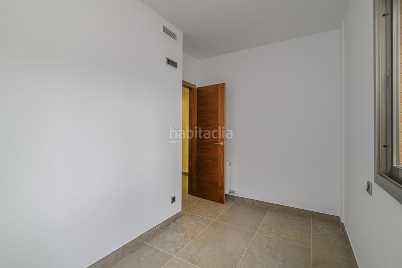 Foto 4ce90465-5226-4060-ba85-2ca78e401b2d. Xalet amb xemeneia calefacció aparcament a Cunit residencial Cunit