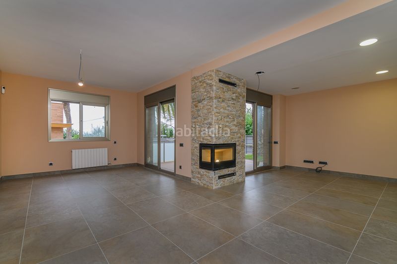Foto 5e2d0876-d4b6-4260-a423-5a96e103d93a. Xalet amb xemeneia calefacció aparcament a Cunit residencial Cunit