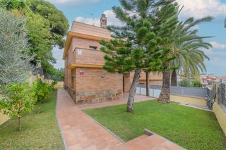 Xalet  Avinguda mediterrani. Chalet de obra nueva