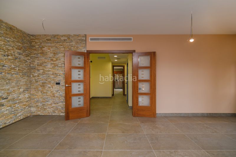 Foto 80b06f2e-8696-4306-a74c-dc46691bd643. Xalet amb xemeneia calefacció aparcament a Cunit residencial Cunit