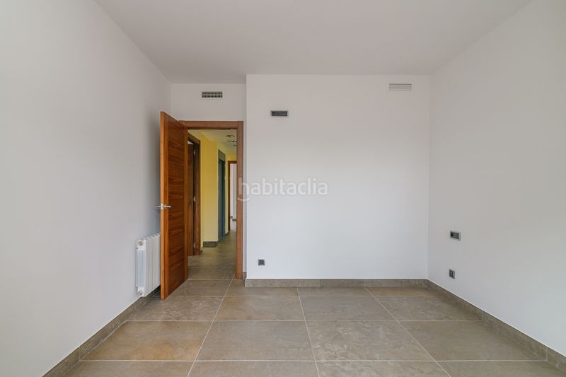 Foto 9c3b76ca-aa50-4fca-8654-c7ea099698e0. Xalet amb xemeneia calefacció aparcament a Cunit residencial Cunit