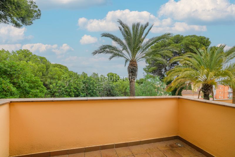Foto ac2e41bd-a00c-4ff5-bb19-943b01782480. Xalet amb xemeneia calefacció aparcament a Cunit residencial Cunit