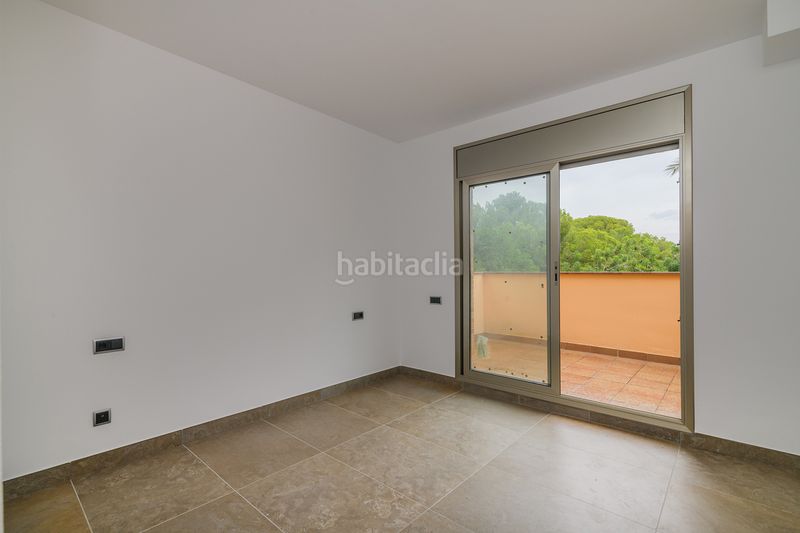 Foto df3e6a57-22cb-48e8-b4ef-c7aad4ec28b2. Xalet amb xemeneia calefacció aparcament a Cunit residencial Cunit