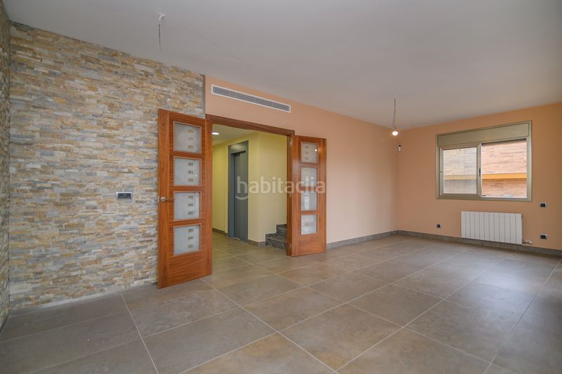 Foto f340b08e-d3fd-4774-b1ac-ad5b79486ef8. Xalet amb xemeneia calefacció aparcament a Cunit residencial Cunit