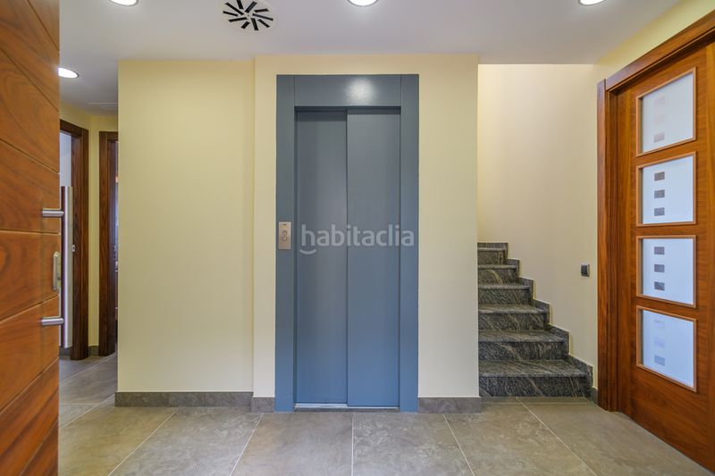 Foto f447b38d-073a-43d3-9e90-9e8cff26a06a. Xalet amb xemeneia calefacció aparcament a Cunit residencial Cunit