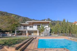 Chalet  Calle dels castanyers. Preciosa casa en el golf