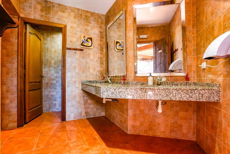 Foto 0d50ed5a-d6c0-43e8-8947-ec62947701c3. Masía en ronda sud 0 preciosa masia con licencia turística y restaurante en Olivella