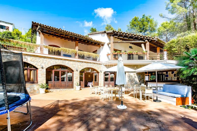 Foto 4849ec84-1a40-4f69-9600-3c9f7d9b2bd0. Masía en ronda sud 0 preciosa masia con licencia turística y restaurante en Olivella