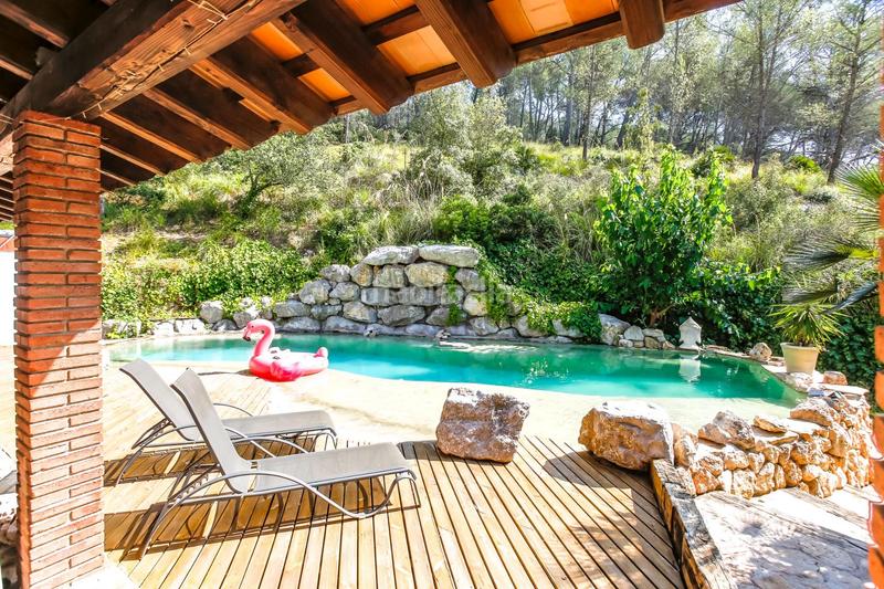 Foto e6840816-9e4d-485b-92a1-84a76922c556. Masía en ronda sud 0 preciosa masia con licencia turística y restaurante en Olivella