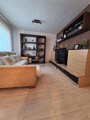 Appartement à Segur de Calafell Nucli Urbà. Apartamento con vistas al mar, piscina y plaza de parking