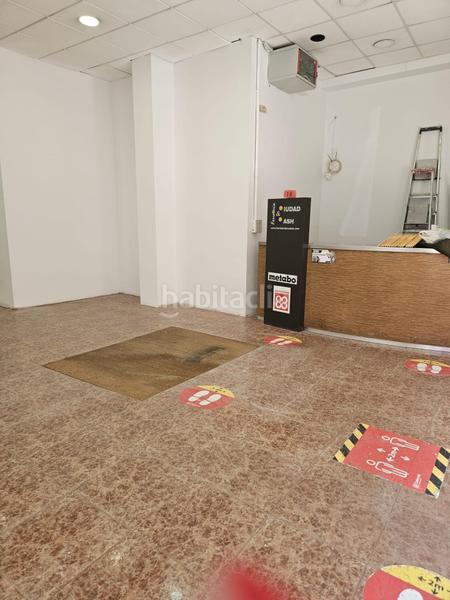 Foto f4d8ce81-8824-4403-9a44-faec6475f29f. Local commercial dans Prosperitat Barcelona