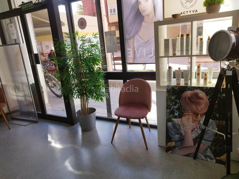 Foto 0ad57537-7f2c-49ae-a7c8-705b4a039e13. Local comercial local peluqueria en ventatraspaso en Sant Andreu de la Barca