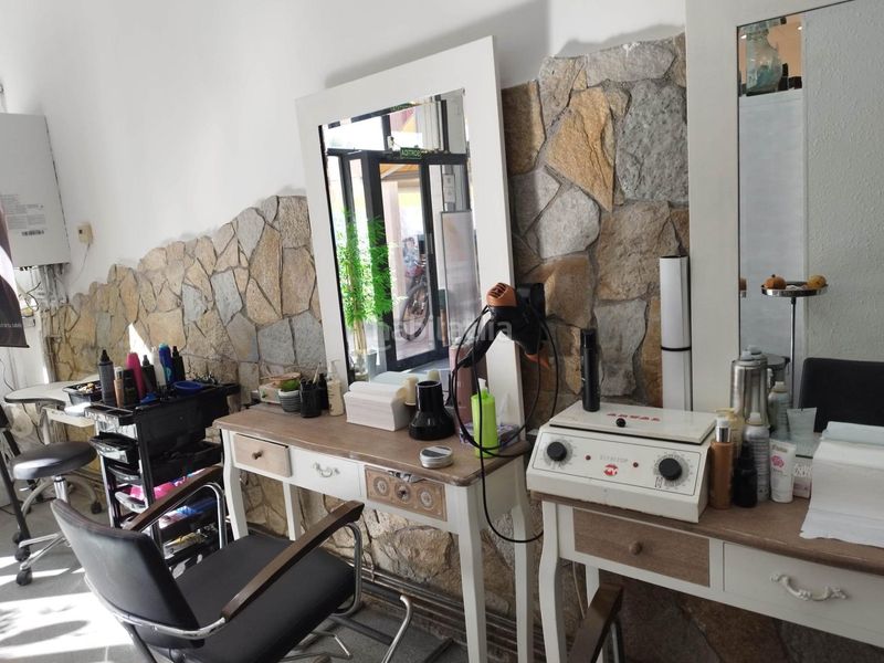 Foto 508ae10a-76d1-4378-ab75-ccdf0d2aa58f. Local comercial local peluqueria en ventatraspaso en Sant Andreu de la Barca