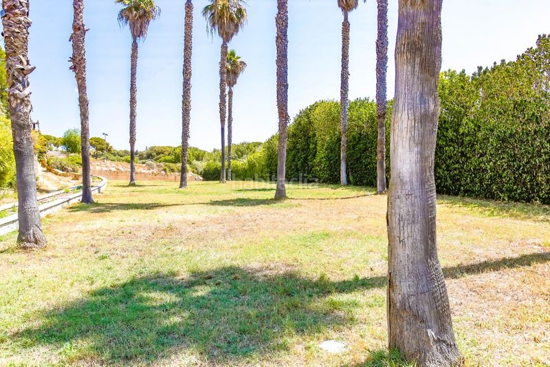 Foto 515a7b2a-7955-431f-a869-968cb98c4601. Masia amb xemeneia calefacció aparcament a El Palau - Escorxador Mataró