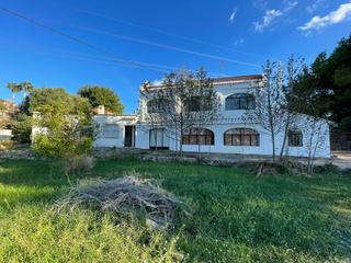 Casale  Cv-745. Encantadora casa de 300 m² con apartamento de invitados en benim