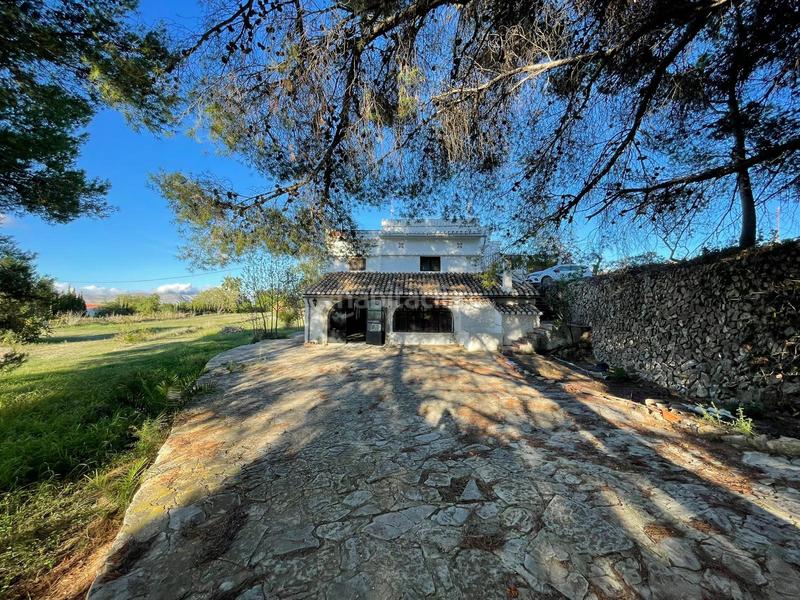 Foto c011fbbb-fb56-4065-b678-acaab9a8faf1. Masia amb xemeneia calefacció aparcament a Benissa pueblo Benissa