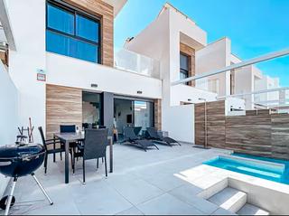 Lloguer Casa  Calle rosalia de castro. Villa con piscina en la costa blanca