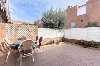 Casa  Prudenci - bertrana. Encantadora casa de 4 habitacionesy 3 terrazas en venta en can d