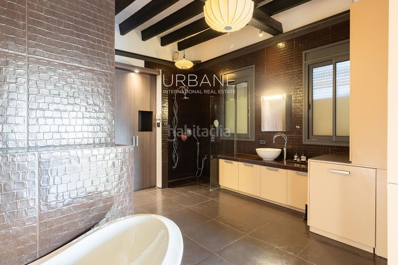 Foto 8878d330-e493-45e0-b7ed-4e6dd2072605. Àtic amb calefacció a Sant Antoni Barcelona