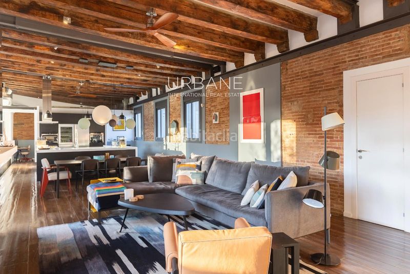 Foto 9511360d-65f0-4005-8dee-bf77bddd4d0c. Àtic amb calefacció a Sant Antoni Barcelona