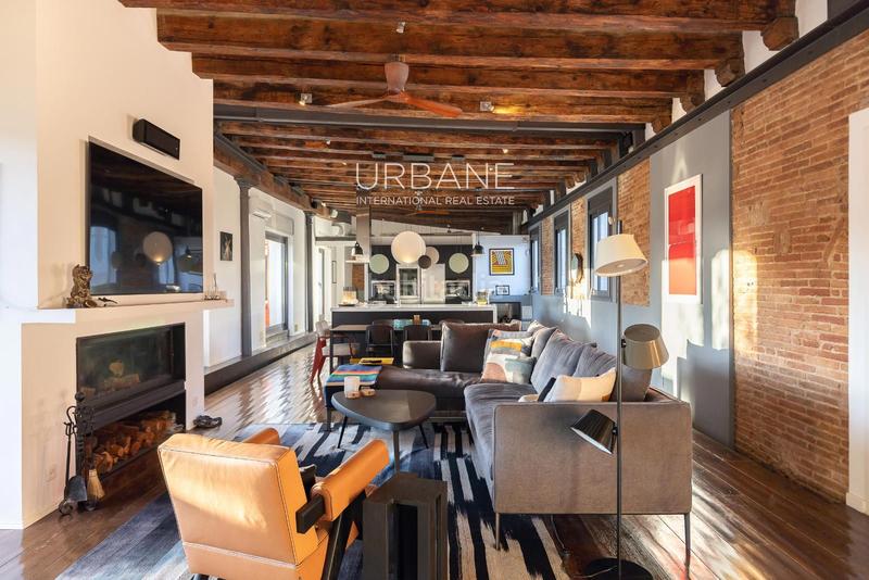 Foto 0ed2ef8b-970c-4996-a08c-477a12c10d82. Ático preciosos ático con terraza privada de 120m en venta en cuitat velha, urbane international real estate en Barcelona