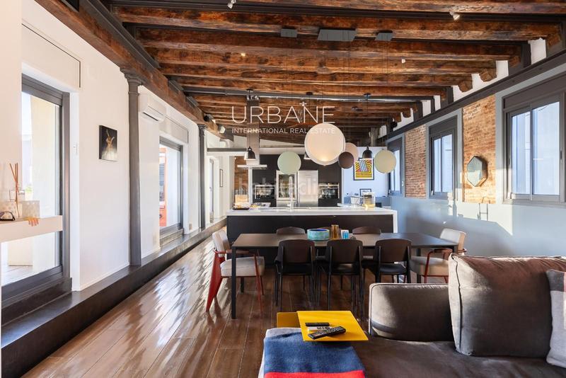 Foto b86f64c1-d3a8-4ea2-8505-96f0db237d70. Ático preciosos ático con terraza privada de 120m en venta en cuitat velha, urbane international real estate en Barcelona