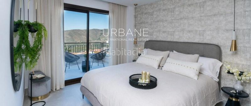 Foto 60830ef3-0db8-4082-8766-f28b380b6525. Piso apartamento moderno de tres habitaciones con terraza en entorno natural en Istán