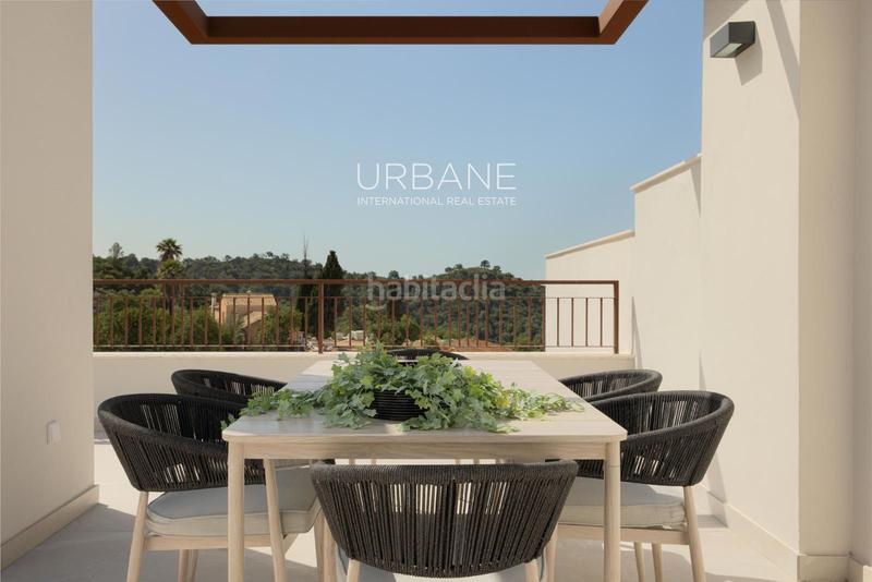 Foto 650aa1f4-48b2-48d0-9476-710a3b2c9379. Piso apartamento moderno de tres habitaciones con terraza en entorno natural en Istán