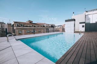 Pis  De mallorca. Apartamento de 2 dormitorios con rooftop y piscina en el eixampl