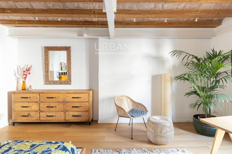 Foto 0a98504f-b189-4628-96c9-00cd955239bc. Piso encanto histórico y elegancia atemporal su nuevo hogar en el corazón del barrio gótico en Barcelona
