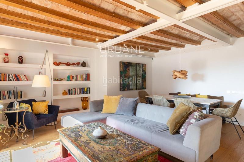 Foto 0fdd21ba-0c9a-4cfb-9377-b73315948120. Piso encanto histórico y elegancia atemporal su nuevo hogar en el corazón del barrio gótico en Barcelona
