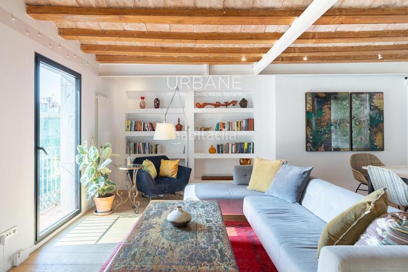 Foto 4c47be45-b88f-42a0-8275-6ab0e96b57e0. Piso encanto histórico y elegancia atemporal su nuevo hogar en el corazón del barrio gótico en Barcelona
