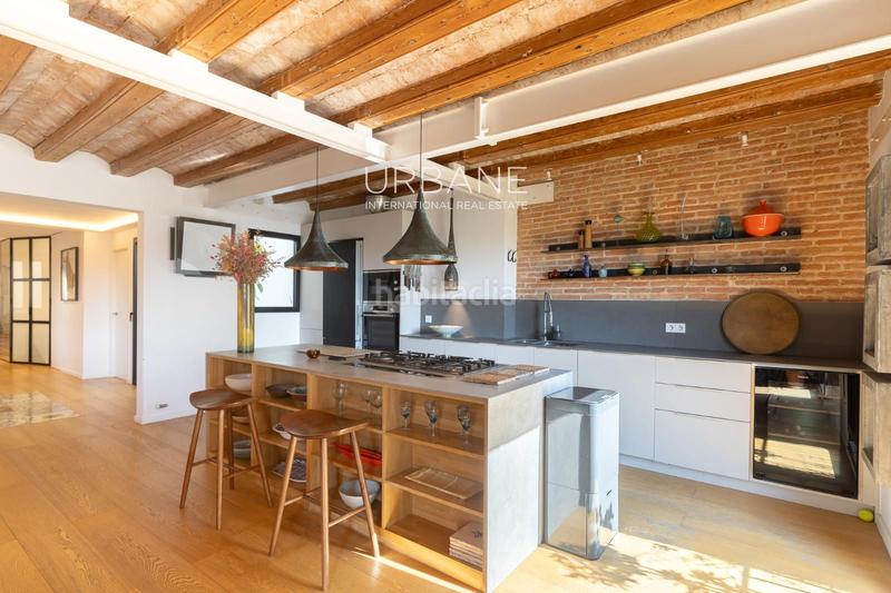 Foto 637ea9b3-234f-49ae-9de1-1f26c0cc4b70. Piso encanto histórico y elegancia atemporal su nuevo hogar en el corazón del barrio gótico en Barcelona