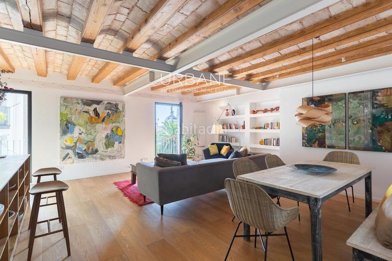 Foto 8a3ff5ae-dfc8-4d85-925d-0379b26f7c74. Piso encanto histórico y elegancia atemporal su nuevo hogar en el corazón del barrio gótico en Barcelona
