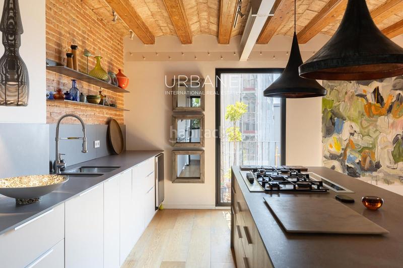Foto 973690d2-ef46-438f-92ac-8d0c08376b7b. Piso encanto histórico y elegancia atemporal su nuevo hogar en el corazón del barrio gótico en Barcelona