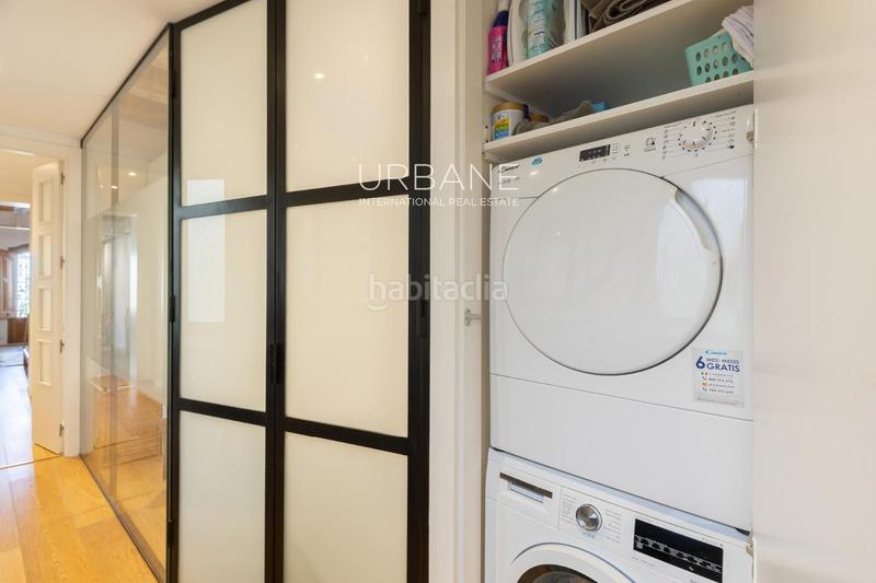 Foto e72f3a5f-73d8-4ce7-aa78-32763c0cd255. Piso encanto histórico y elegancia atemporal su nuevo hogar en el corazón del barrio gótico en Barcelona