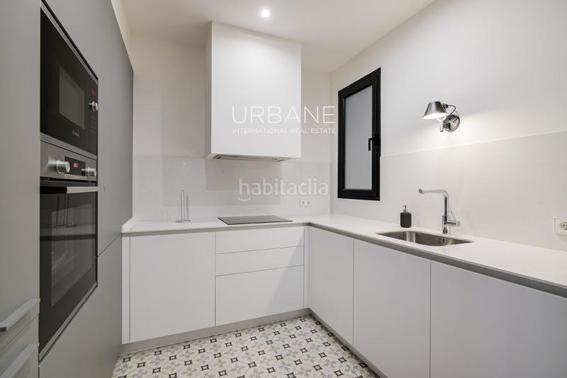 Foto fcd950ab-3e26-430a-af6a-33450e3b73b6. Alquiler piso se alquila piso reformado con encanto y balcón privado en el centro del eixample en Barcelona