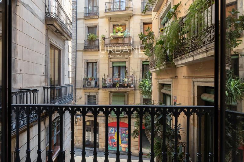 Foto fa6c5231-13a2-42fa-b768-6ae3aaf4ce9a. Alquiler piso en alquiler apartamento completamente amueblado en el corazón del barrio gótico en Barcelona