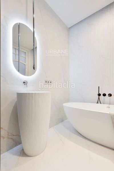 Foto af1a0ce1-8eea-476c-b3b7-7107a7e557b7. Pis a Dreta de l´Eixample Barcelona