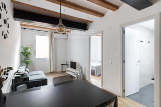 Piso  Cera. Encantador apartamento renovado en el corazón de el raval
