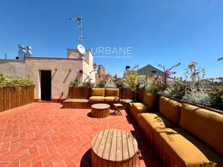 Lloguer Pis  Lancaster. Estudio reformado con estilo, balcón y terraza comunitaria en la